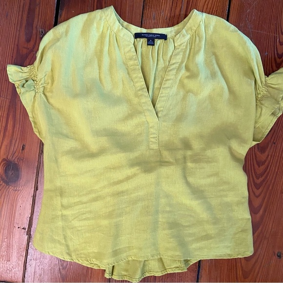 Andrew Marc New York Women’s Linen Blouse Size M Chartreuse Back Gather Design - Picture 8 of 9